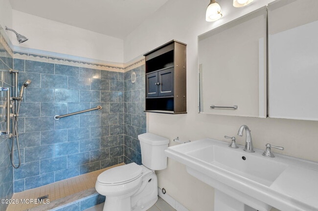 Building Photo - 435 Hancock Pl