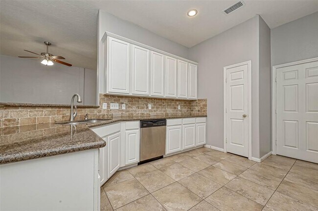 Building Photo - 118 N Willow Point Cir