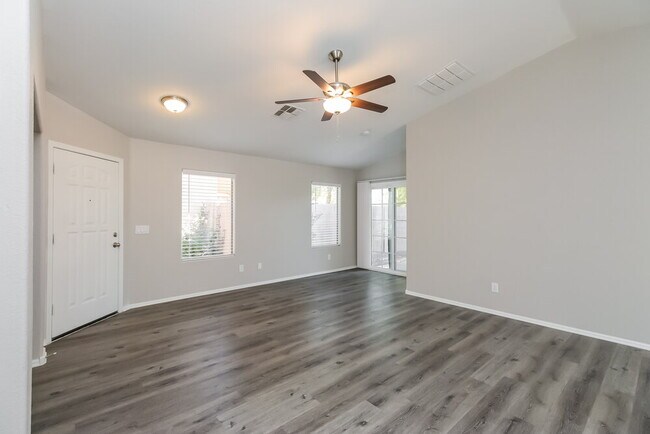 Building Photo - 4127 E Mica Rd