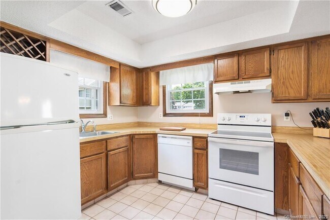 Building Photo - 714 Misty Meadow Ln