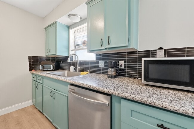 Building Photo - 12211 Chimney Rock Rd