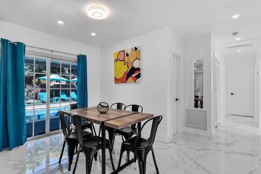 Building Photo - 7001 Coolidge St