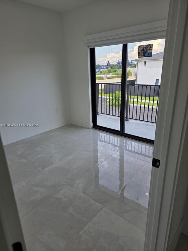 Building Photo - 1402 NW 1st St