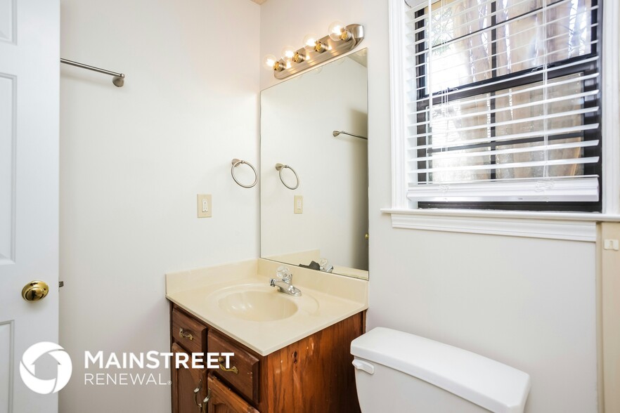 Building Photo - 5565 Liberty Ridge Cove