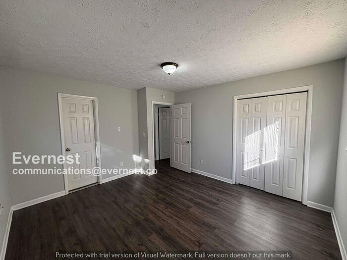 Building Photo - 193 W Canterbury Dr