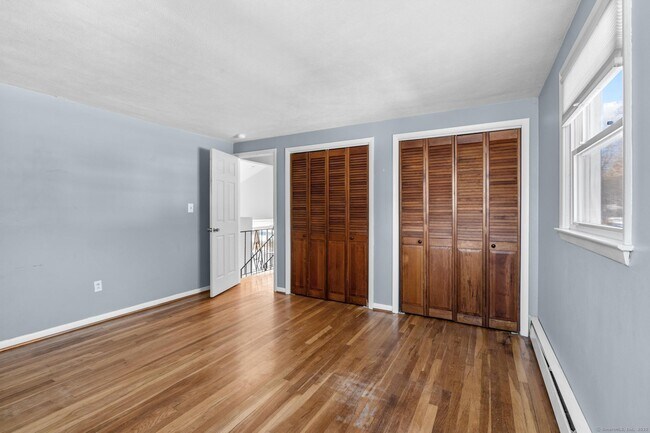 Building Photo - 8 Kings Rd