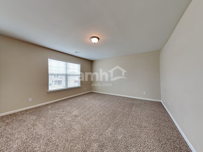 Building Photo - 149 Carolina Wren Ave
