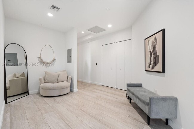 Building Photo - 45 SW 9th St