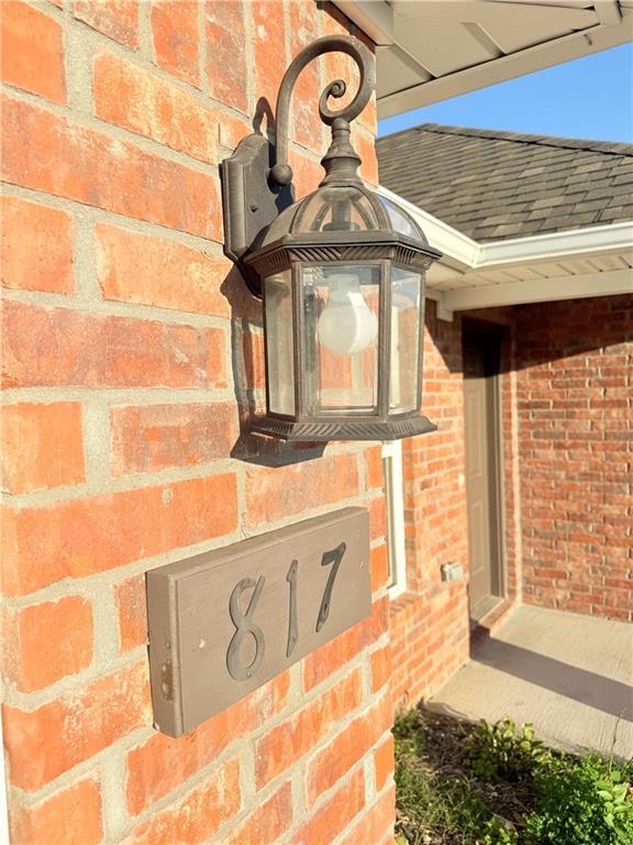 Building Photo - 817 Saddlebrook St