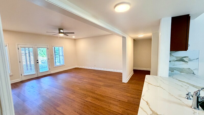 Building Photo - 11 Hillshire Dr