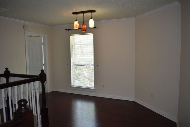 Building Photo - Beautiful Remodeled Home with 3 Bedrooms a...