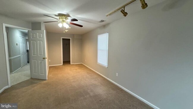 Building Photo - 2 Fallen Tree Ct