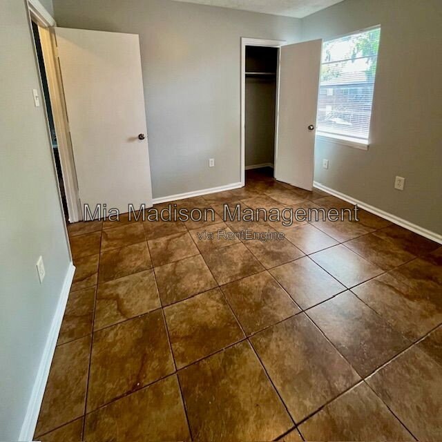 Building Photo - 2522 Semken Ave