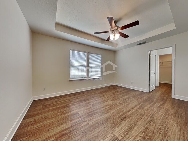 Building Photo - 8498 Highfield Ave
