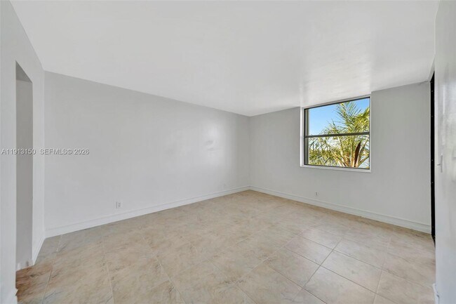 Building Photo - 117 Lake Emerald Dr