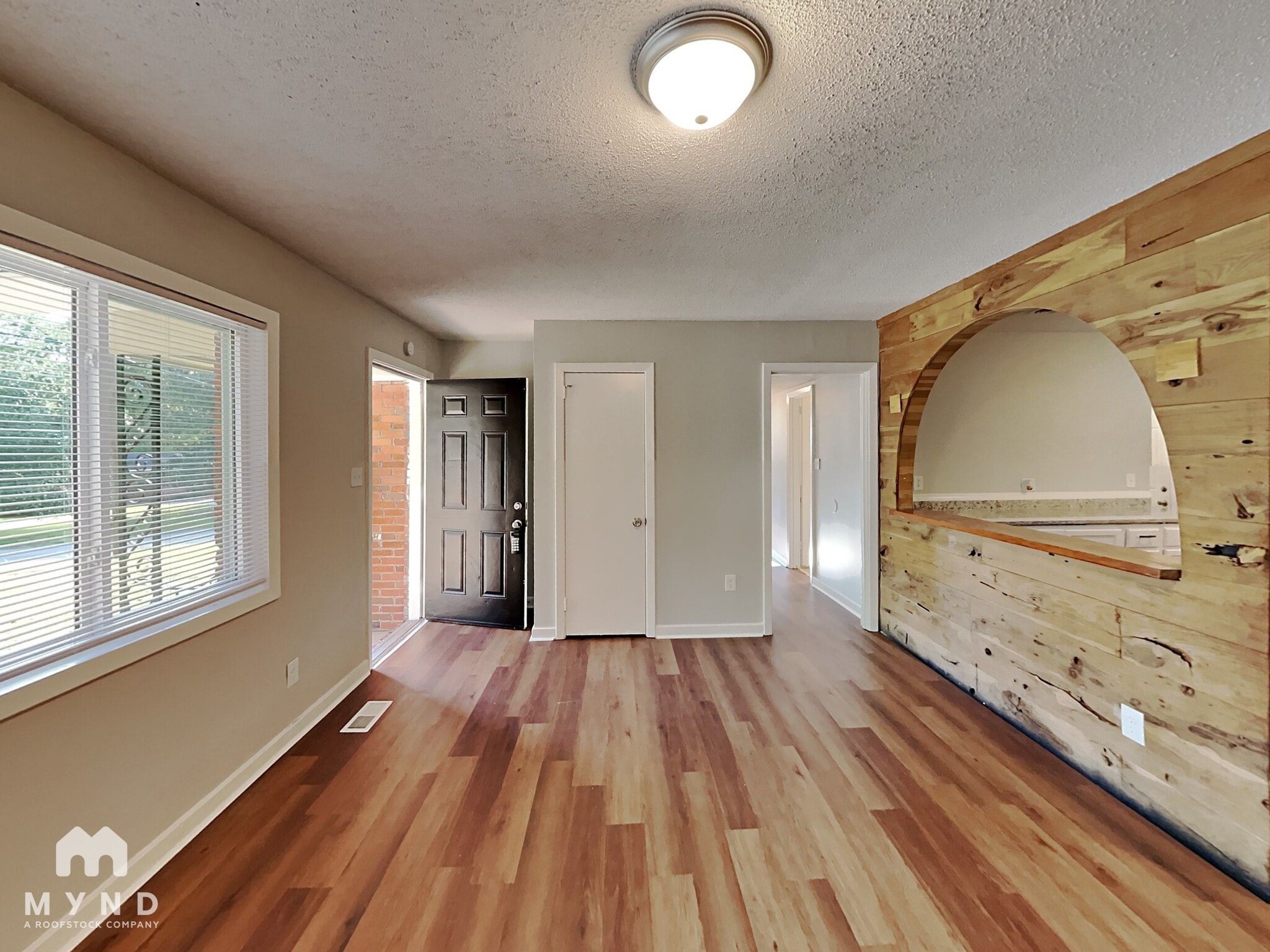 Building Photo - 440 Burgundy Rd