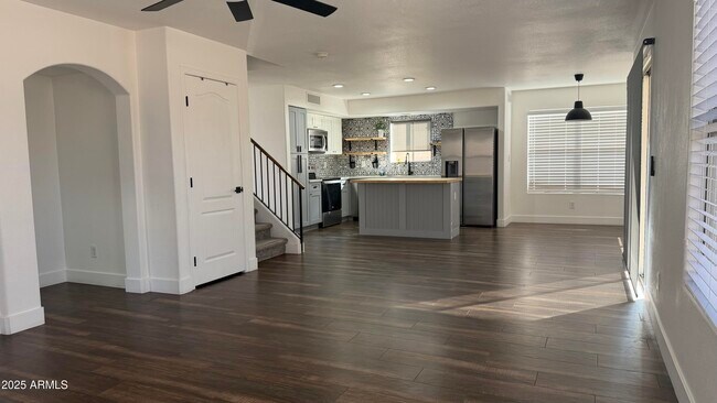 Building Photo - 3829 E Irma Ln