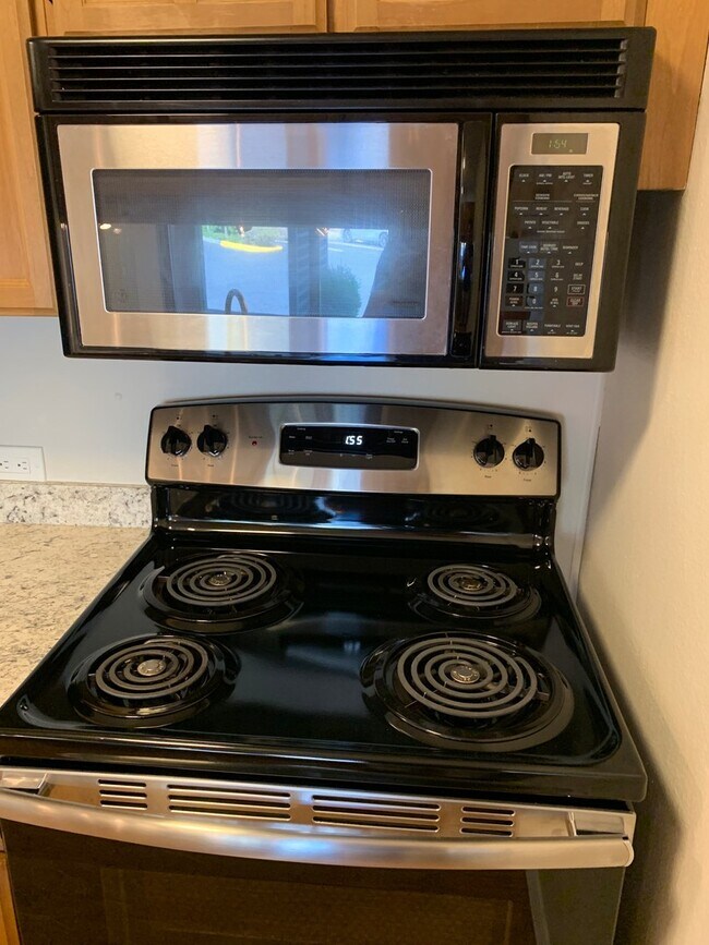Building Photo - LakeView, Mount lake terrace - 2 bed 1.5 b...