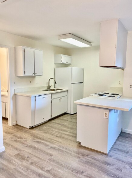 Building Photo - 1416 San Luis Dr