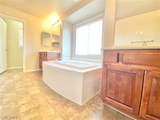 Building Photo - 8569 Rhamus Ct