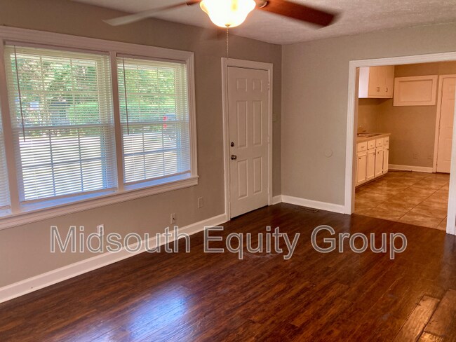 Building Photo - 54 Monroe Ave