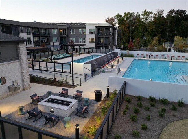 Building Photo - 305 Collins Industrial Way