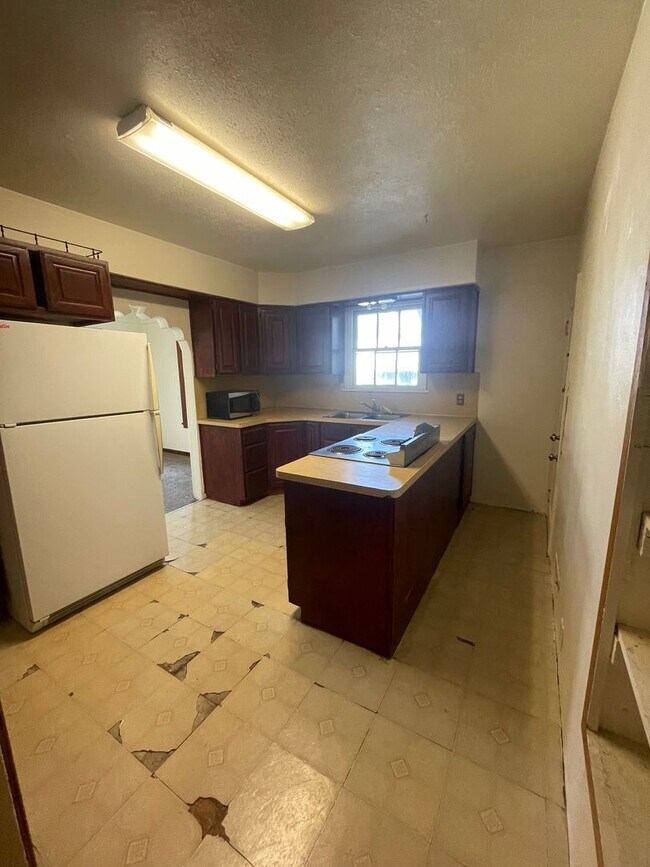 Building Photo - 1436 Swan St
