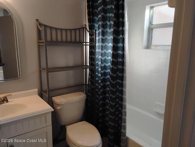 Building Photo - 130 Summer Pl