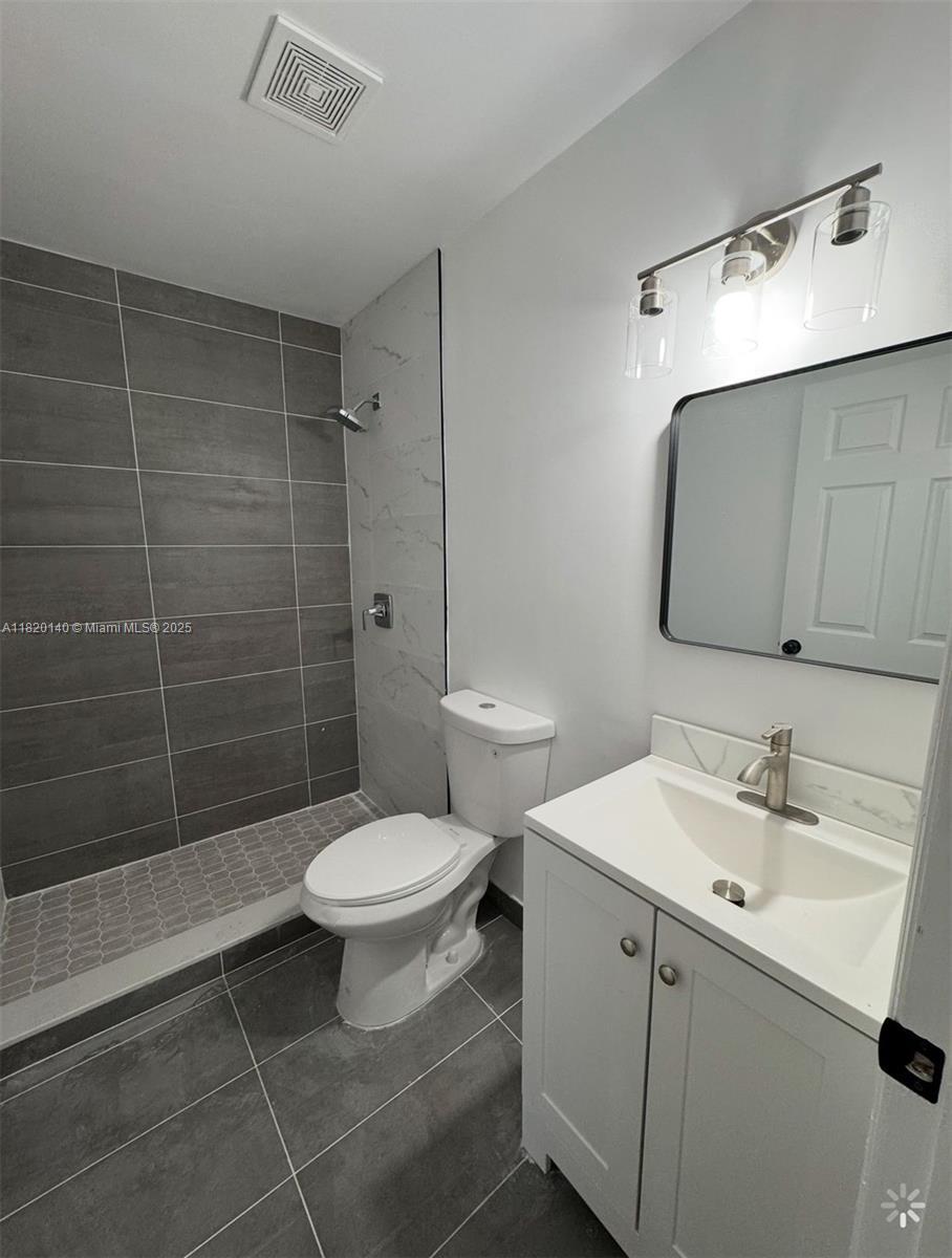 Building Photo - 617 NW 3rd Ave