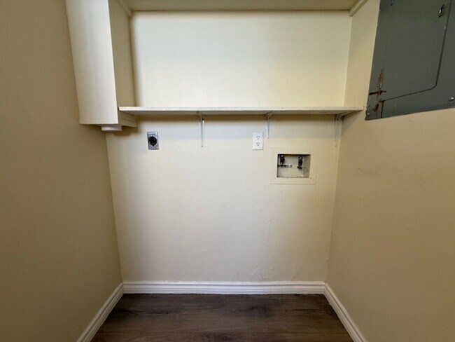 Building Photo - 1717 Clark Blvd