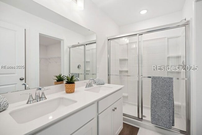 Building Photo - 105 Mainland Lakes Dr