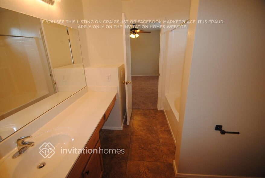 Building Photo - 12470 W Hearn Rd