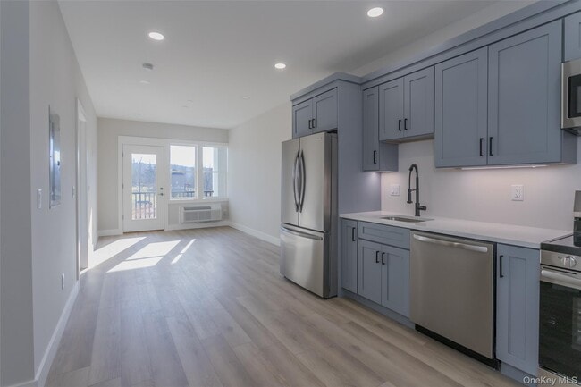 Building Photo - 124 S Main St