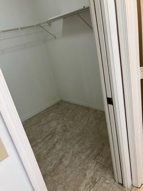 Building Photo - 5780 Woodmere Lake Cir