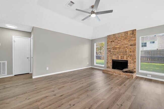 Building Photo - 3111 Timber View Dr