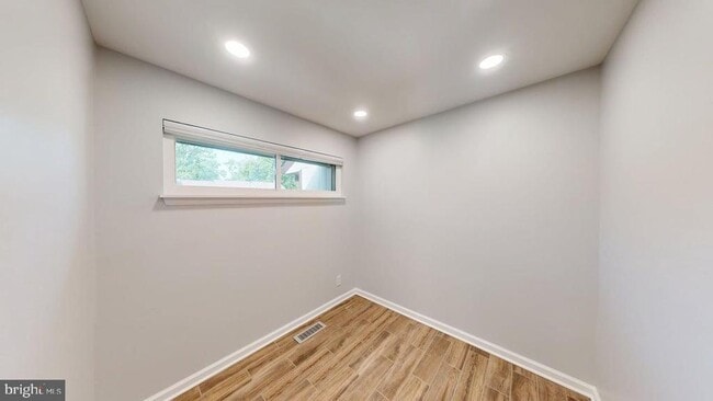 Building Photo - 1689 Westwind Way