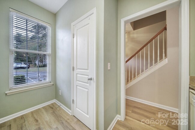 Building Photo - 5037 Sunset Ridge Ct