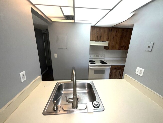 Building Photo - Very Desirable Conquistador Condos