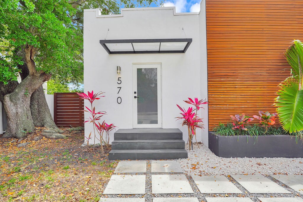 Building Photo - 570 NW 48th St