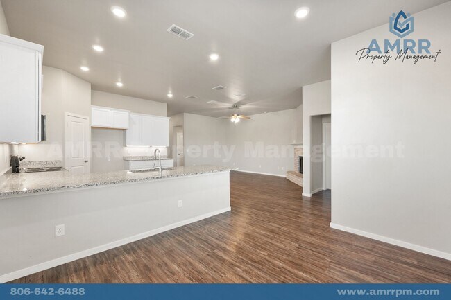 Building Photo - 2034 Kenwood Ave
