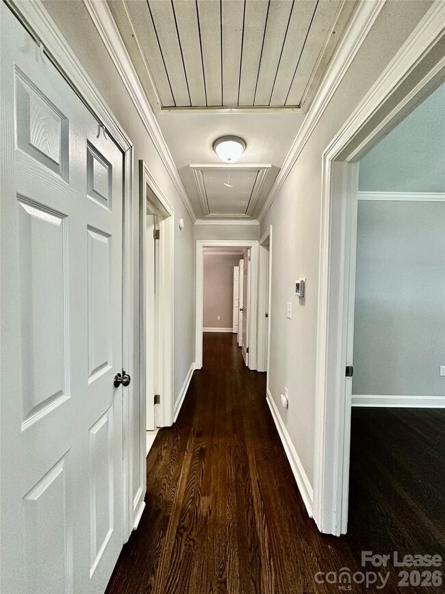 Building Photo - 710 Neil St