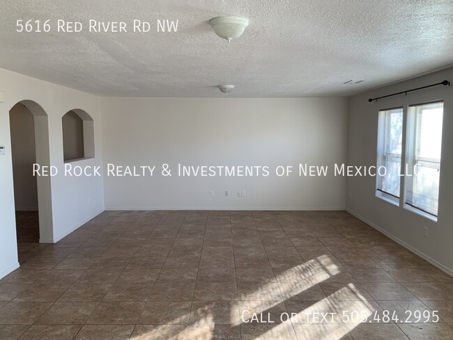 Building Photo - 4 Bedroom home in NW Albuquerque