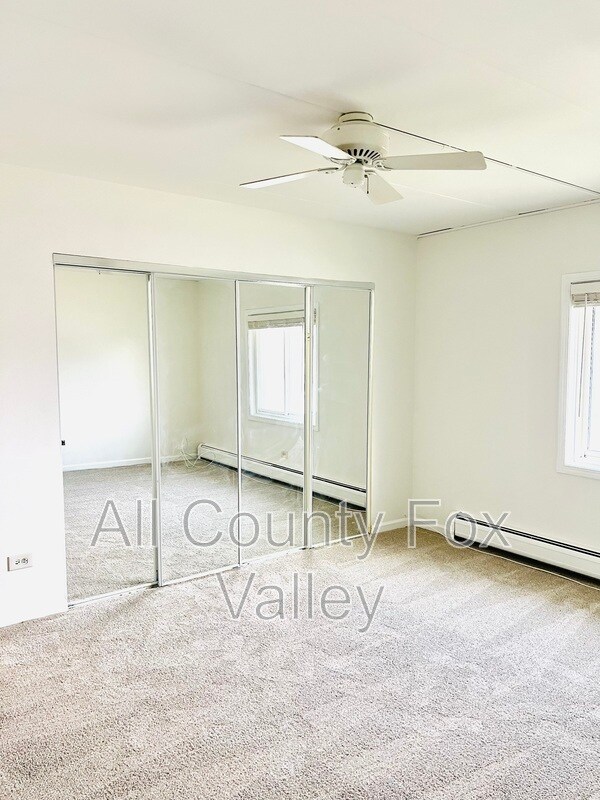 Building Photo - 264 E Bailey Rd