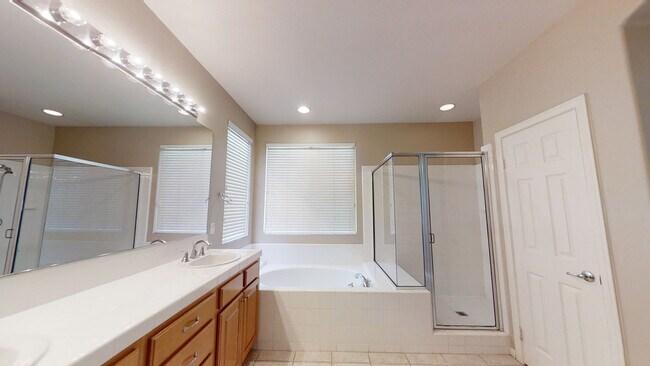 Building Photo - 3724 Strata Dr