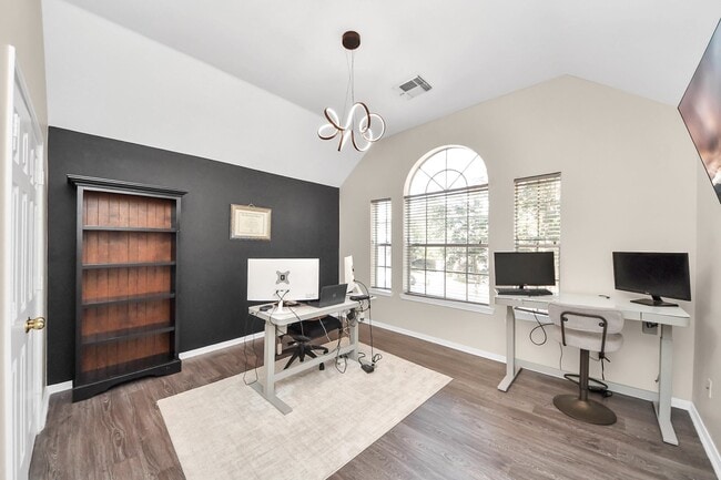 Building Photo - 811 Childers Ct