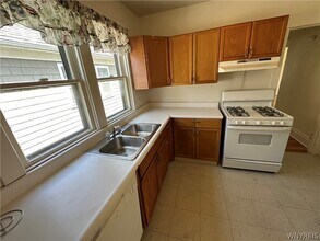 Building Photo - 394 Taunton Pl