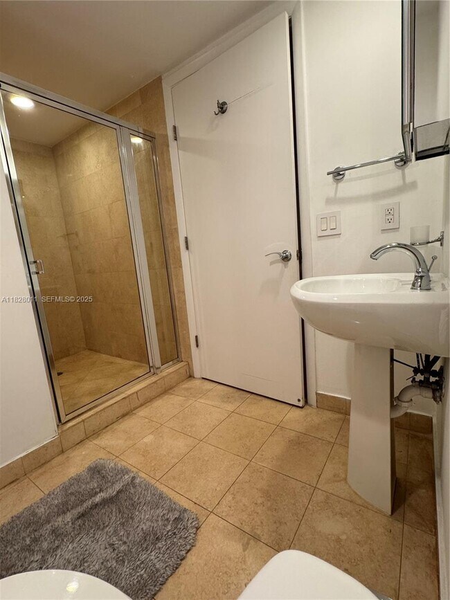 Building Photo - 1830 S Ocean Dr