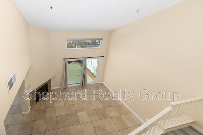 Building Photo - 1588 Elegante Ct