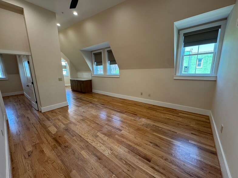 Living Area - 2031 Maryland Ave