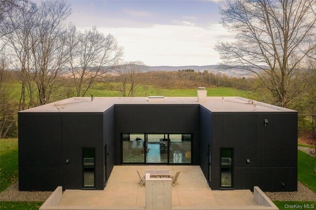 Building Photo - 279 Tompkins Rd